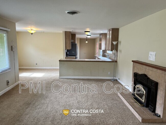 Foto del edificio - 4401 Harmon Rd