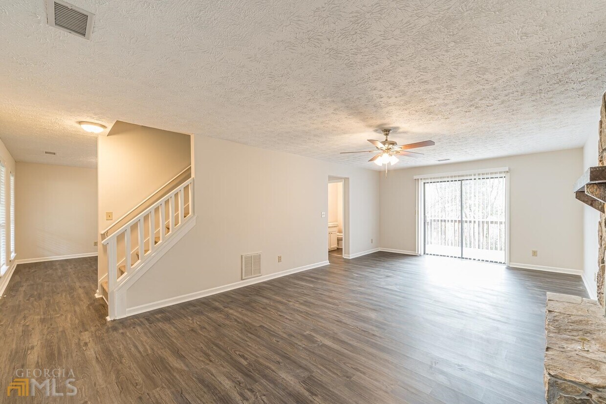 Primary Photo - 4960 Ridgeside Ct