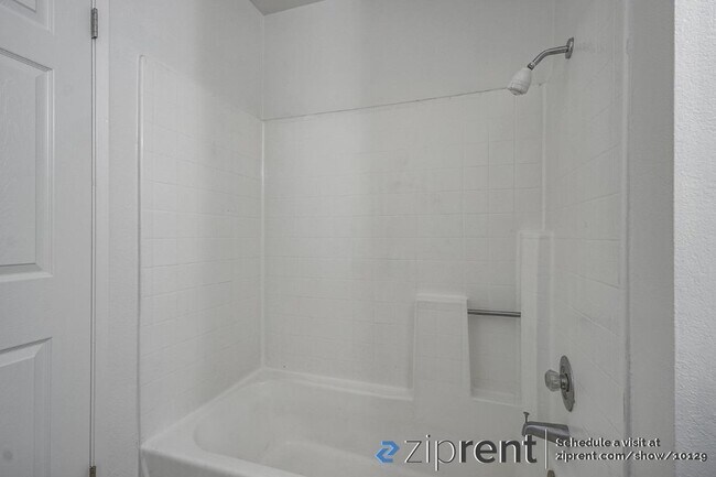 Building Photo - 908 Beechwood Cir