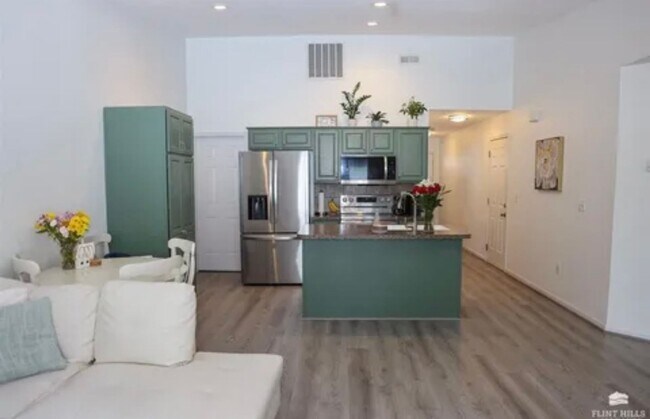 Foto del edificio - ADORABLE DUPLEX CLOSE TO EISENHOWER M.S!