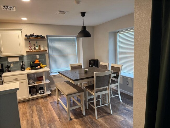 Building Photo - 1504 Sleepytime Trail