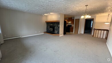 Building Photo - 661 King Arthur Cir