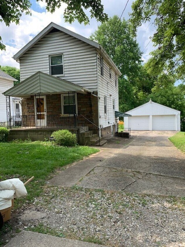 Primary Photo - WEST 2 BEDROOM/1.5 BATHS