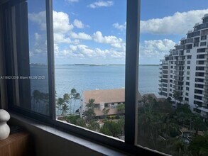 Building Photo - 540 Brickell Key Dr