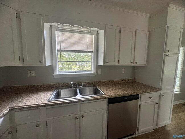 Building Photo - 3201 Delia Ln NW