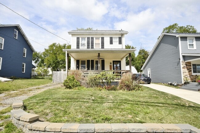 Building Photo - 3701 Finleyville Elrama Rd