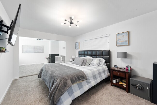 Foto del edificio - 1406 Duarte Cir