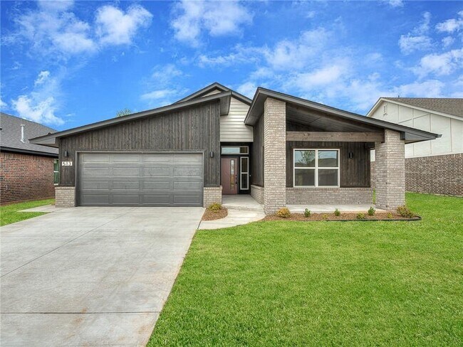 Building Photo - 513 Argos Rd