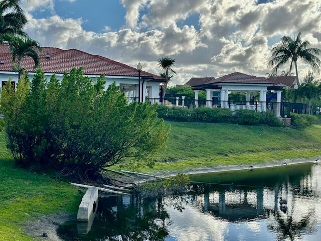 Foto del edificio - 402 Villa Cir