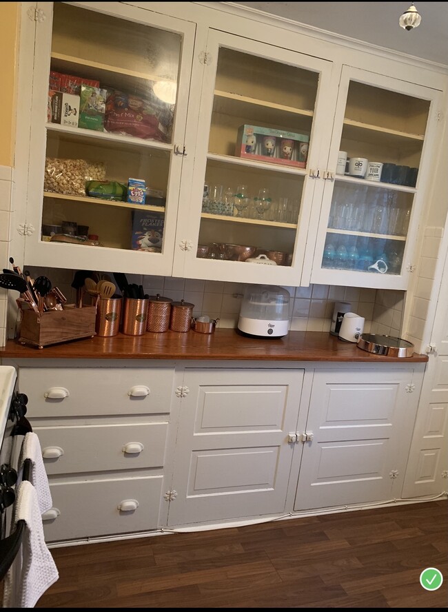 Kitchen - 164 Hamilton Dr