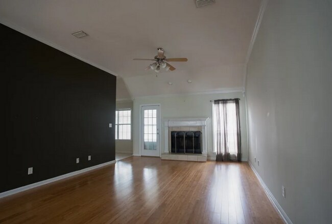 Foto del edificio - Southern Charm and Modern Comforts Await i...