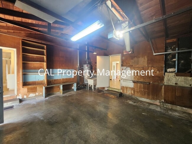 Building Photo - Charming 3BD/2BA Salinas Home with Sunroom & Backyard Access