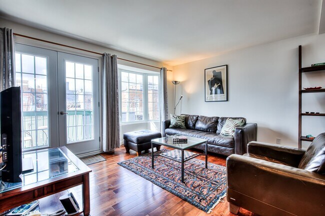 Building Photo - 4373 Av Av Coloniale,