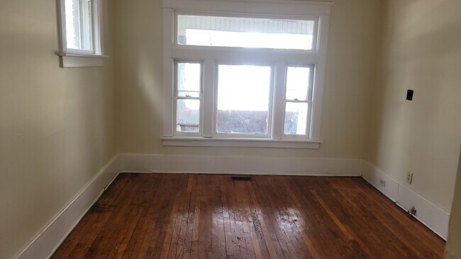 Foto del edificio - 341 E 22nd St