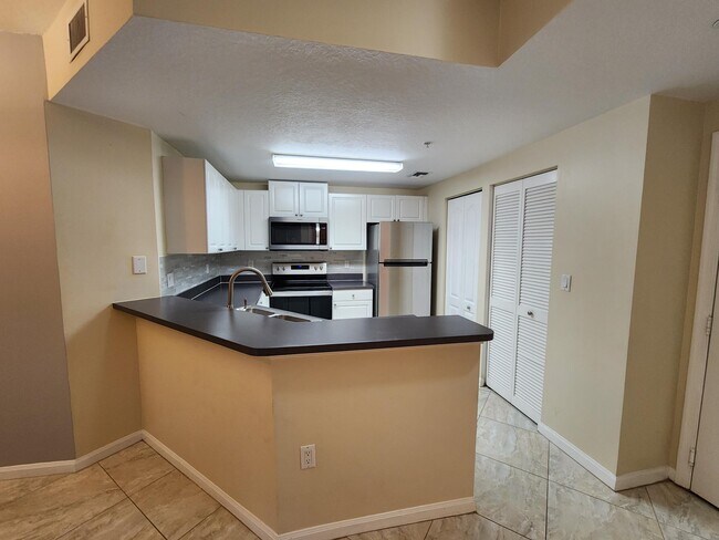 Foto del edificio - 5060 Fairways Cir