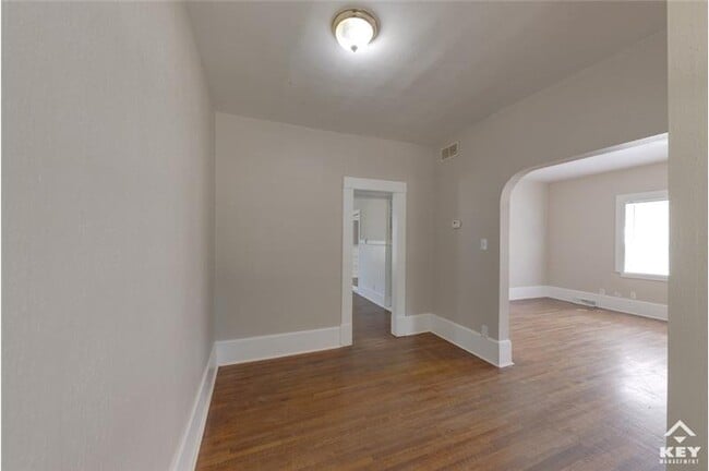 Building Photo - 1258 N Lewellen Ave