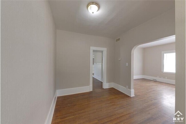 Foto del edificio - 1258 N Lewellen Ave