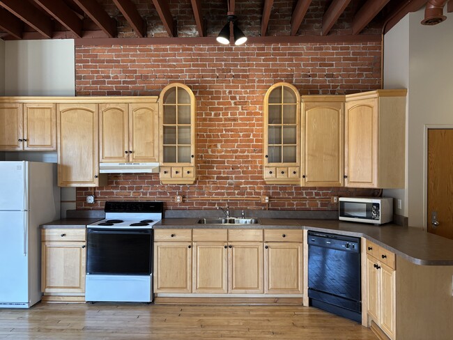 Plenty of cabinetry… - 111 N Michigan Ave