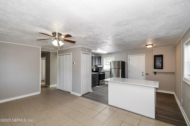 Foto del edificio - 4602 Roanoke Blvd
