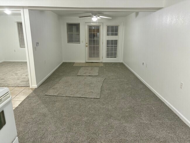 Foto del edificio - 2370 Old River Rd