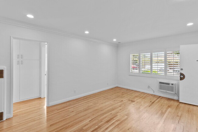 Foto del edificio - 14619 Moorpark St