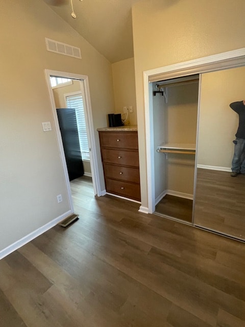 Foto del edificio - 2211 Ashberry Ave