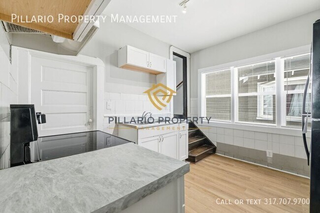 Building Photo - 3625 N Kenwood Ave