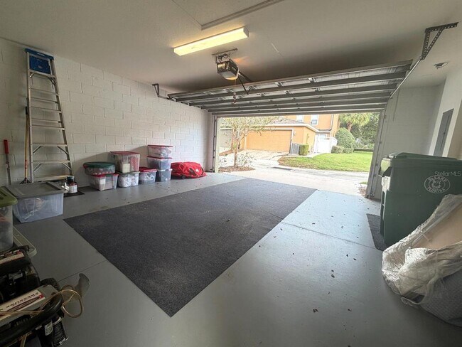 Foto del edificio - 235 Endicott Way