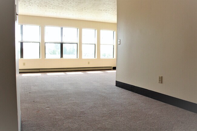 Building Photo - Parkstead City Center