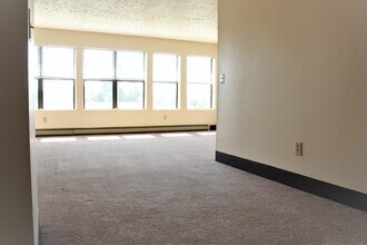 Building Photo - Parkstead City Center