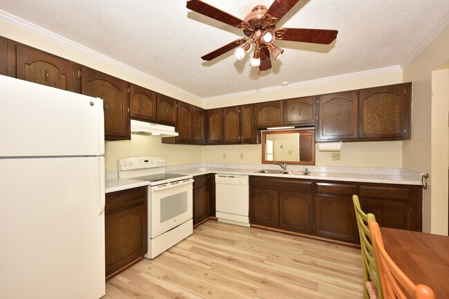 Foto del edificio - 2076 Chateau Ct