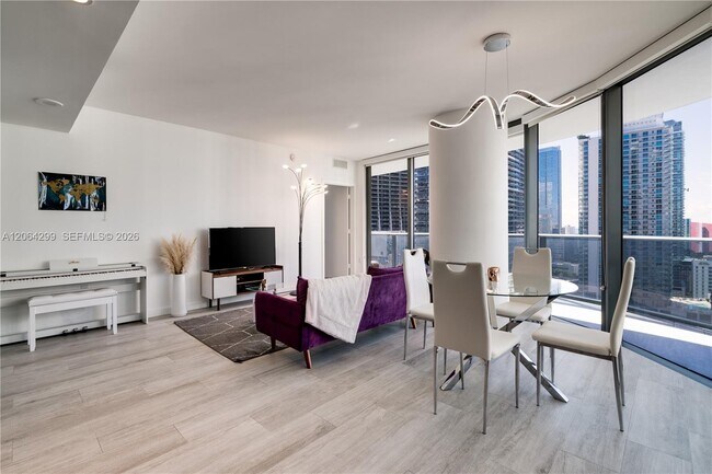 Foto del edificio - 45 SW 9th St