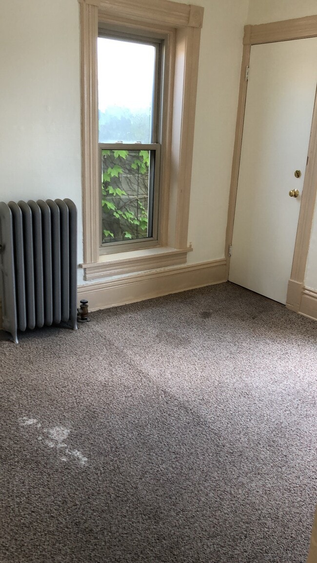 firmar - 207 W Gorham St