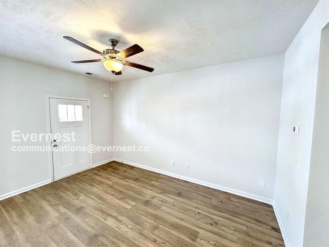 Building Photo - Sign a 13 Month Lease and receive 1 month ...