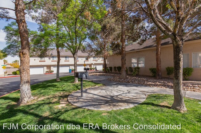 Building Photo - 3 br, 2.5 bath House - 1048 Dusty Creek St