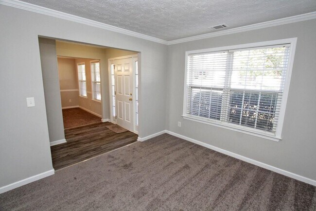 Building Photo - 3508 Hill Pond Dr NE