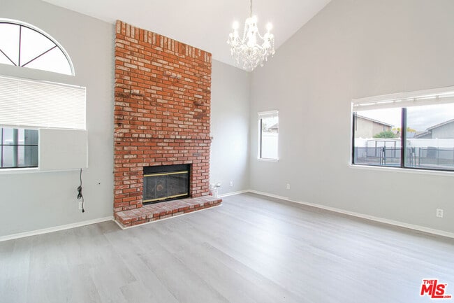 Building Photo - 45809 Evelyn Ct