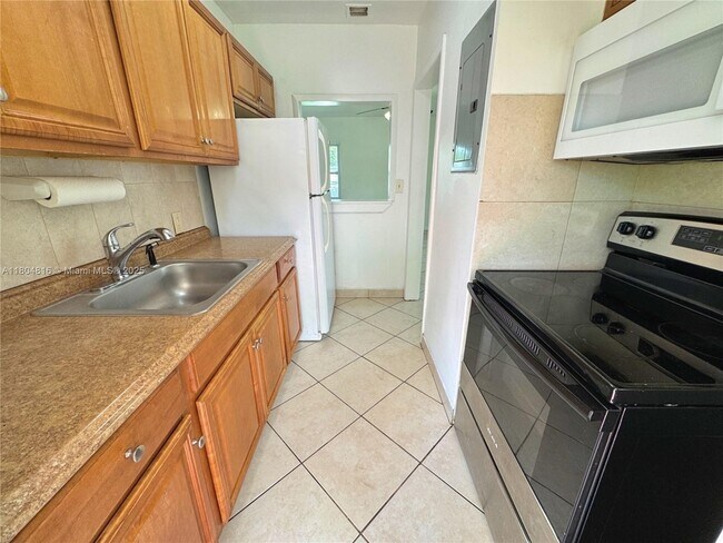 Foto del edificio - 848 NW 16th Terrace