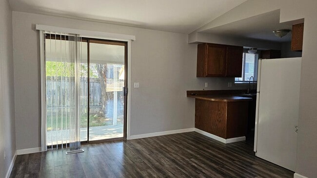 Building Photo - Lovely Single-Story 3-Bed, 2 Bath House in...