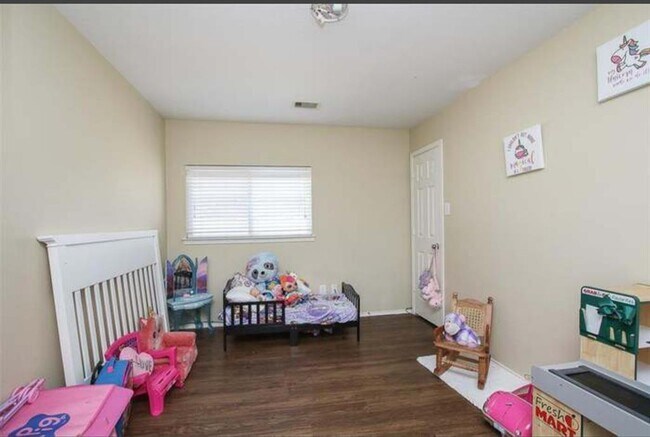 Foto del edificio - 1506 Lochstone Dr
