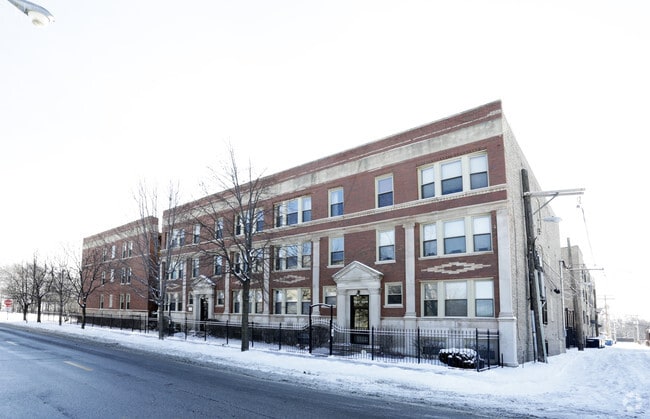 Building Photo - Capital Condominiums