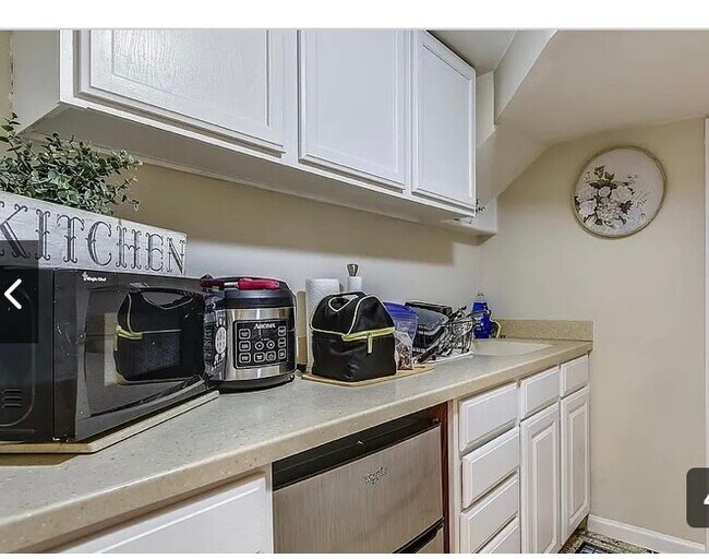 5331 Willard Ave, Chevy Chase, MD 20815 House Rental in Chevy Chase