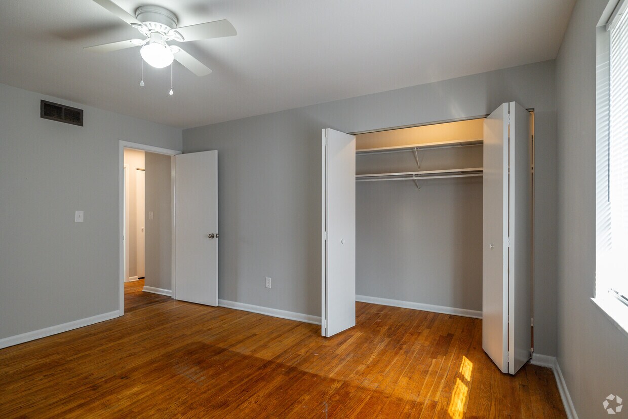 Dominion Townhomes & Apartments 16941723 Dominion Dr Akron, OH