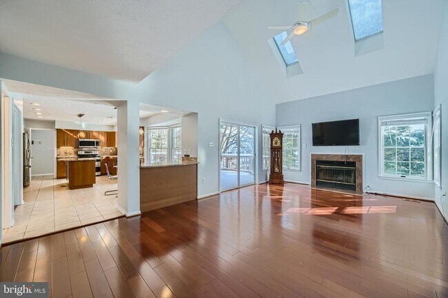 Foto del edificio - 8 Sapphire Hill Ct