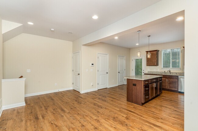 Building Photo - 481 S Arlington Rd