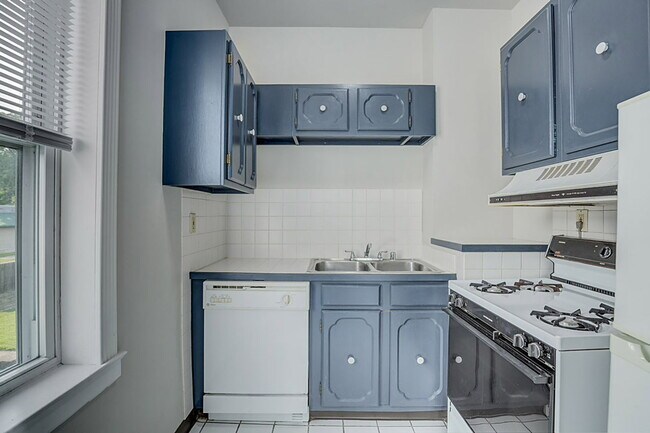 Foto del edificio - 3036 Urwiler Ave