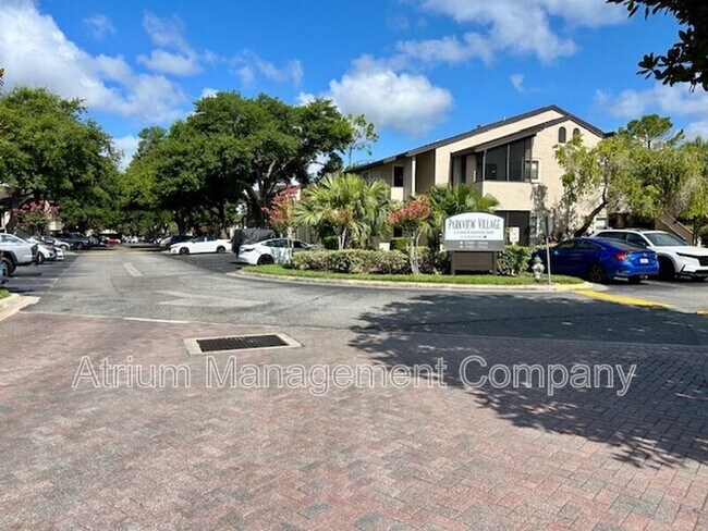 Foto del edificio - 3002 Antique Oaks Cir