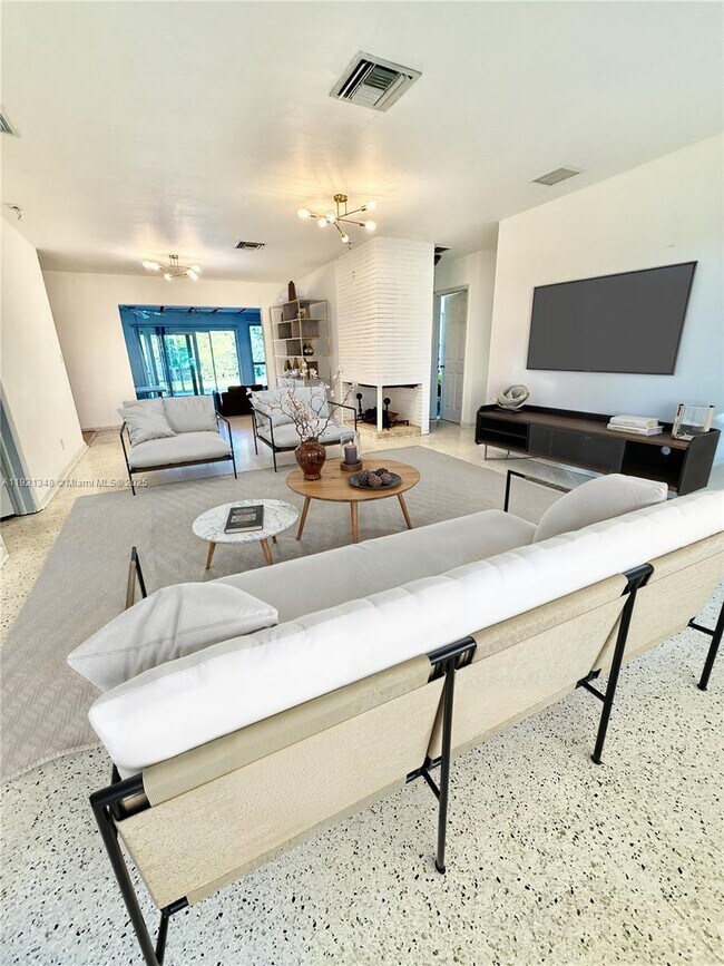 Foto del edificio - 4449 SW 35th Ave