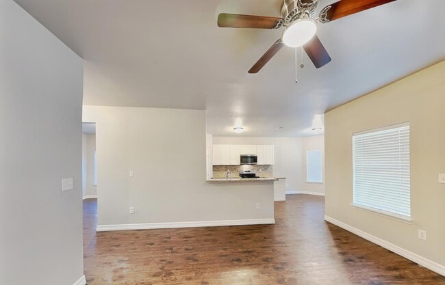 Foto del edificio - Charming 4-Bedroom Retreat Designed for Everyday Comfort