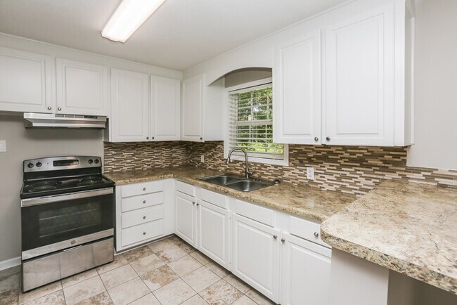 Building Photo - Beautiful 3-Bedroom Home in Pearl, MS